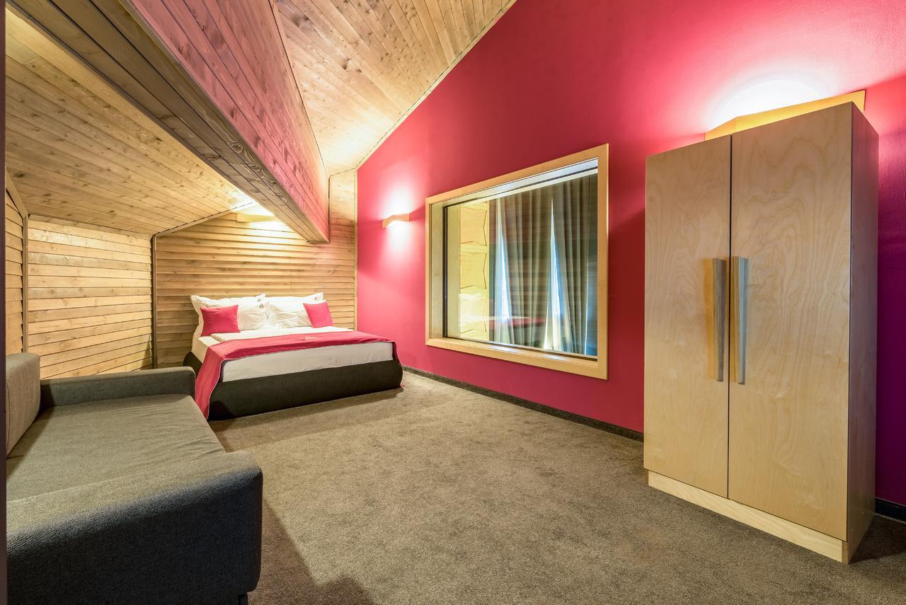Presidential Four-Bedroom Maisonette with Sauna